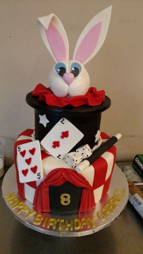 Magic Show Birthday Cake, Magician Cake Ideas, Magic Themed Cake, Magic Cake Theme, Magician Birthday Cake, Magician Cake, Magic Party Theme, Magician Birthday Party, Magician Party