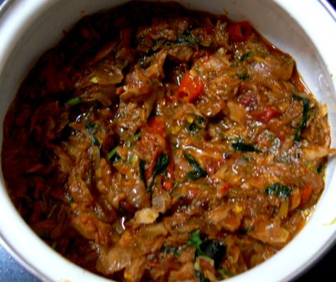 Tuna Gravy, Indian Breads, Tuna Fillet, Tuna Recipe, Sandwich Fillers, Fresh Tuna, Chicken Masala, Indian Bread, Tuna Fish