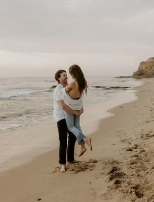 The couple's casual San Diego beach engagement session was full of candid goodness and fun. Check out the blog post to view the full gallery! Engagement Photos Jeans, Couple Shoots, Candid Engagement Photos, Sunset Cliffs, San Diego Engagement, Mountain Engagement Photos, Romantic Engagement Photos, Outdoor Engagement Photos, Sunset Session