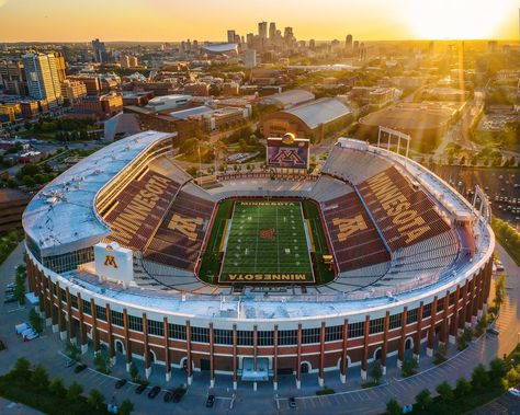 University of Minnesota Twin Cities Campus UMN U of M minneapolis golden gophers goldy gopher dream college aesthetic football stadium pj fleck gameday skyline ski u mah gophs row the boat inspo inspiration maroon and gold Dream College Aesthetic, University Of Minnesota Twin Cities, Row The Boat, Twin Cities Minnesota, Minnesota Gophers, Aesthetic Football, Minnesota Nice, U Of M, Minneapolis St Paul