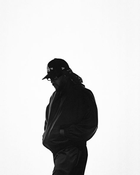 Kendrick Lamar Photography, Kendrick Lamar Photoshoot, Kendrick Lamar Drake, Kendrick Lamar Icons, Kendrick Lamar Black And White, Kendrick Lamar Pfp, Widget Black And White, Kendrick Lamar Aesthetic, Kendrick Lamar Art