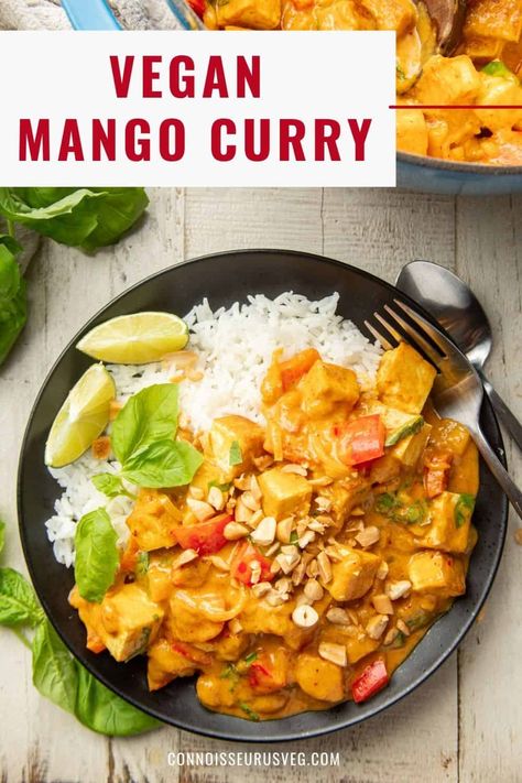 Thai Mango Curry, Mango Curry Sauce, Vegan Curry Recipes, Tofu Curry, Cooking Vegan, Mango Curry, Coconut Curry Sauce, Vegan Dinner Recipes Easy, Red Bell Peppers