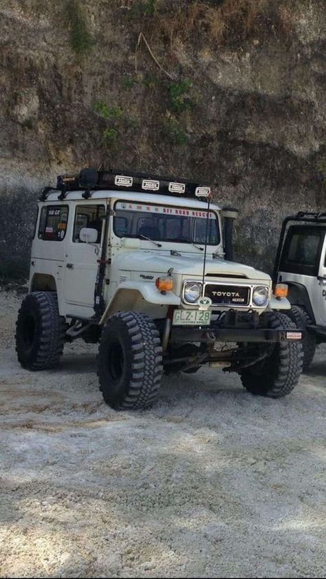 Mobil Off Road, Afternoon Drive, Fj40 Landcruiser, Toyota Cruiser, Toyota Fj40, Toyota 4x4, Toyota Trucks, Expedition Vehicle, Jeep 4x4