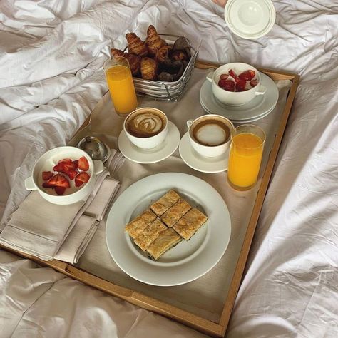 Cheese Board Aesthetic, Sushi Tumblr, Food Inspo Aesthetic, Poolside Aesthetic, Eid Breakfast, Breakfast Photography, Small Kitchen Design, Food Captions, Good Morning Breakfast