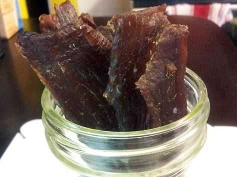 Ground Beef Jerky Recipe, Beef Jerky Recipe Dehydrator, Beef Jerky Marinade, Jerky Recipes Dehydrator, Jerkey Recipes, Jerky Marinade, Jerky Recipe, Ginger Beef, Garlic Beef