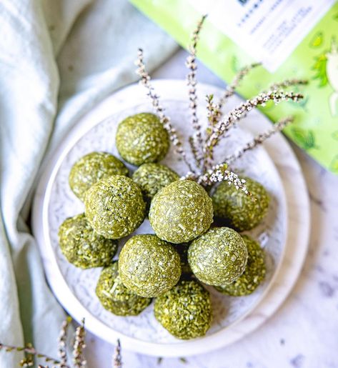 Matcha Balls, Alternative To Coffee, Superfood Bowl, Afternoon Slump, Ceremonial Matcha, Ceremonial Grade Matcha, Vegan Candies, Sources Of Vitamin A, Superfood Recipes