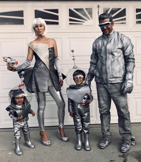 Man Alien Costume, Family Outer Space Costumes, Male Alien Costume, Space Fancy Dress, Alien Costume Men, Safari Fancy Dress, Space Party Outfit, Space Party Costumes, Space Alien Costume