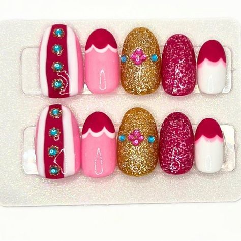 Princess peach nails cosplay super mario press on nails character nails Princess Peach Nail Art, Princess Peach Nails, Mario Nails, Gold Gel Polish, Stitch Nails, Peach Nail Art, Mario Cosplay, Character Nails, Perfect Cosplay