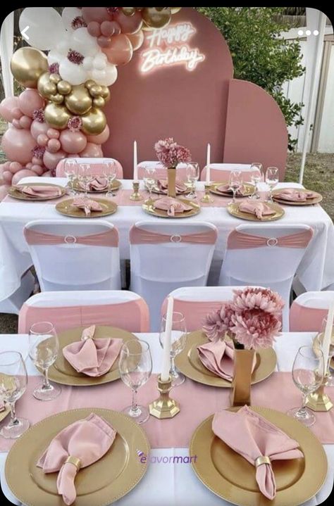 Pink Party Table Ideas, Rose Gold And Gold Party Decorations, Blush Pink Birthday Party Decorations, Pink White And Gold Table Setting, Centerpieces For Large Round Tables, Gold And Pink Birthday Party Decorations, Pink Gold And White Party Decoration, Round Table Decor Party, Birthday Party Set Up Ideas