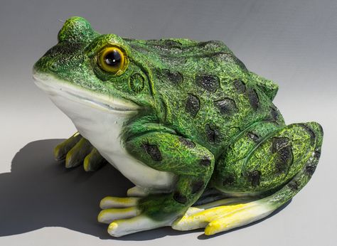 Garden Frog Statue, Sculpture Animal, Garden Frogs, Garden Figures, Statue Garden, Frog Statues, Garden Gnomes Statue, Yard Sculptures, Memorial Statues