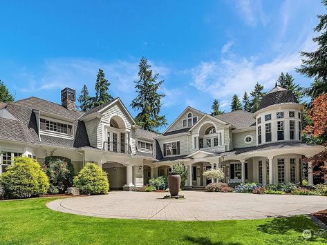 Summer Mansion, Mansion Exterior, Luxury Houses Mansions, Zillow Homes, American Houses, Spa Retreat, Luxury Homes Dream Houses, Dream House Exterior, House Goals