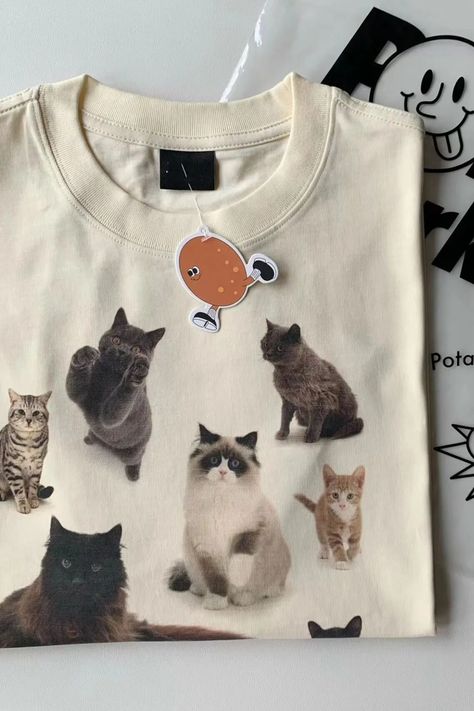 cat print t-shirt, aesthetic outfit Minimalist Aesthetic Outfit, Clothes Y2k Aesthetic, Aesthetic Clothes Y2k, All Aesthetic, Baggy Tshirt, Grunge Aesthetics, Minimalist Clothes, Baggy Shirt, Clothes Y2k