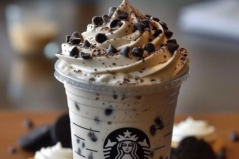 Cookies & Cream Frappuccino Cream Frappuccino Recipe, Salted Caramel Cookies, Cookie Crunch, Frappuccino Recipe, Colorful Desserts, Cookies Cream, Tastemade Recipes, Starbucks Drinks Recipes, Caramel Cookies