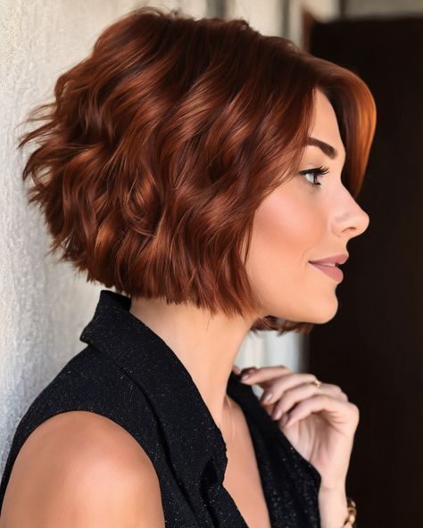 Dark Auburn Curly Bob, auburn bob hairstyle Hair Colour Ideas Dark, Auburn Hair Curly, Auburn Bob Haircut, Auburn Hair Colour, Copper Bob Hair, Brunette Ombre Balayage, Short Auburn Hair, Copper Bob, Auburn Bob