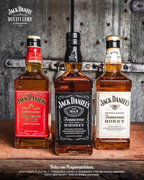 Jack Daniels Fire, Jack Daniels Drinks, Whisky Jack, Jack Daniels Honey, Whiskey Quotes, Jack Daniel's Tennessee Whiskey, Tennessee Honey, Flavored Rum, Jack Daniels Distillery