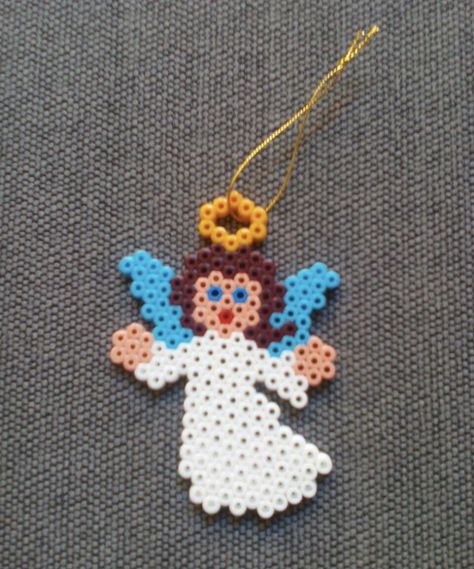 Angel Perler Beads, Perler Beads Christmas Ornaments, Christmas Hama Beads, Hama Beads Christmas, Christmas Perler Beads, Hamma Beads Ideas, Easy Perler Bead Patterns, Melty Bead Patterns, Easy Perler Beads Ideas