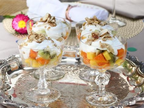 Get Tropical Fruit Parfait with Honey-Ginger Drizzle and Gingersnap Granola Recipe from Food Network Muffin Tin Eggs, Parties Food, Patricia Heaton, Brunch Bread, Fruit Parfait, Granola Recipe, Birthday Brunch, Granola Recipes, Ginger Snaps