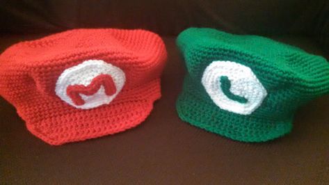 Crochet Super Mario Hat, Mario Hat Crochet Pattern Free, Crochet Luigi Hat, Mario Crochet Hat, Crochet Mario Hat, Crochet Newborn Santa Hat, Mario And Luigi Hats, Crochet Mario, Crochet Dinosaur Hat