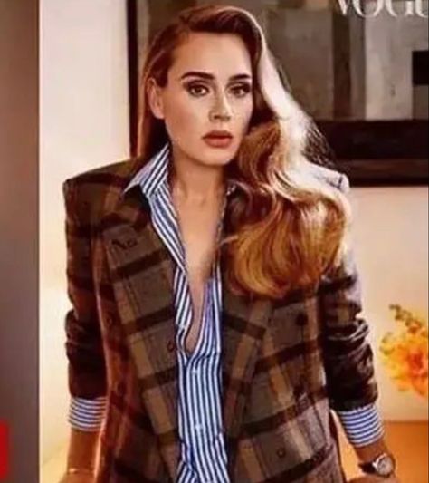 Adele Vogue, Houndstooth Blazer Outfit, Plaid Blazer Outfit, Preppy Fall Fashion, Blazer Outfits Casual, Late Evening, Corset Gown, White Collared Shirt, Vogue Covers