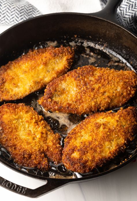 Cast Iron Fried Chicken, Fried Breaded Chicken Breast, Italian Chicken Cutlets, Italian Sides, Easy Parmesan Crusted Chicken, Fried Breaded Chicken, Fried Chicken Breast Recipe, Pan Fried Chicken Breast, Parmesan Crusted Chicken Recipe