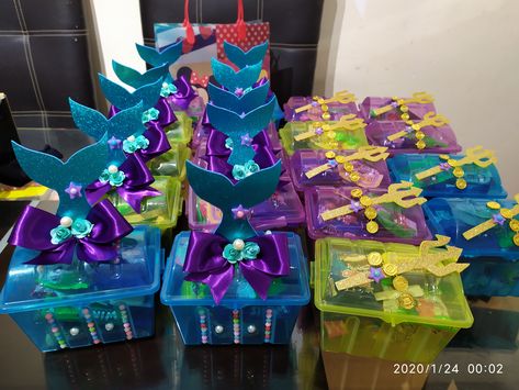 Dulceros de sirena Mermaid Birthday Party Food, Ariel Birthday, Birthday Party Food, Under The Sea Party, Mermaid Theme, Mermaid Birthday Party, Mermaid Birthday, Mermaid Party, 7th Birthday