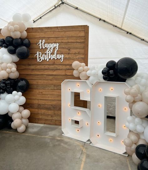 25 Beautiful And Creative Pallet Photo Backdrop Ideas Pallet Party Backdrop, Photo Backdrop 50th Birthday, Birthday Photo Op Ideas, 75th Birthday Backdrop Ideas, Making A Backdrop Diy, Pallet Backdrop With Balloons, Pallet Decoration Ideas Party, Rustic 60th Birthday Party Ideas, Masculine Backdrop