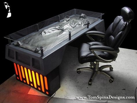 Star Wars Furniture, Han Solo Carbonite, Geek Decor, Chaise Lounges, Best Desk, Cool Office, Star Wars Inspired, Han Solo, Hans Solo