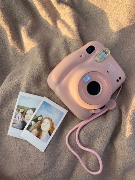 #instaxcamera #instaxphoto #instaxmini11 #pinkandbrown #besties #picnic #summer #photos #photography Camera Picture Aesthetic, Instax Mini 11 Pink, Instax Mini 11 Aesthetic, Polaroid Camera Pictures, Polaroid Instax Mini, Instax Mini 12, Instax Mini 11, Polaroid Aesthetic, Polaroid Instax