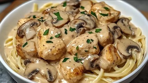 Chicken Mushroom Alfredo, Creamy Chicken Stroganoff, Rotisserie Chicken Recipes Healthy, Mushrooms And Onions, Chicken Stroganoff, Fancy Dinner Recipes, Recipes With Whipping Cream, Mushroom Stroganoff, Chicken Mushroom