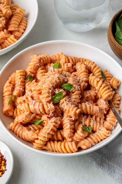 Tomato Cottage Cheese, Cleanfoodcrush Recipes, Kay Nutrition, Cottage Cheese Pasta, Light Dinners, Smart Eating, High Protein Pasta, Cheese Pasta Recipes, Creamy Pasta Sauce