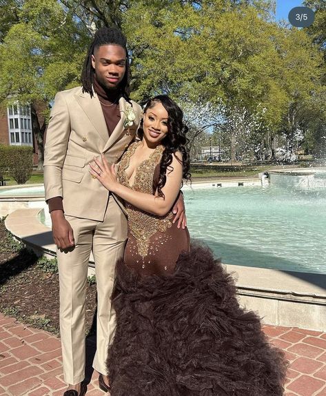 Prom Black Couples, Brown Prom Dresses, Birthday Gown, Ruffles Skirt, Prom Photoshoot, Classy Prom, Prom Couples, Prom Inspiration, Gorgeous Prom Dresses