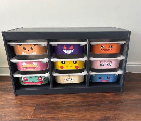 DIY Pokémon themed storage unit Lankybox Bedroom, Pokemon Drawer, Pokemon Theme Bedroom, Kids Pokemon Bedroom, Pokemon Room Ideas Bedrooms, Pokemon Boys Bedroom, Pokemon Decorations Bedroom, Boys Pokemon Bedroom Ideas, Pokemon Room Aesthetic