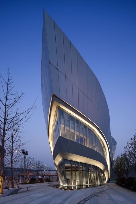 Hongqiao World Centre Gallery | Aedas | Archinect زها حديد, Modern Architecture Design, Unusual Buildings, Architecture Modern, Elevation Design, Landscape Architecture Design, Amazing Buildings, Unique Buildings, Unique Architecture