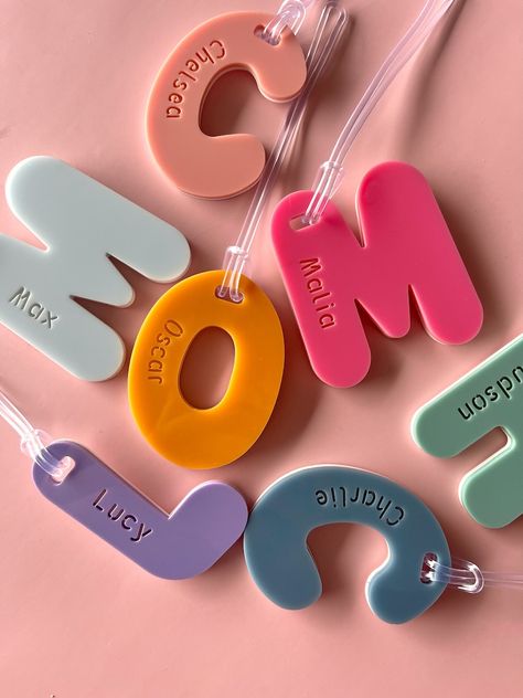 Name Initial Bag Tag, Keychain, Personalised Name Keyring, Acrylic - Etsy 3d Printed Gift Ideas, Circle Keychain Ideas, Acrylic Keychain Ideas, Acrylic Name Tags, Keychain Packaging, Name Keyrings, Acrylic Keyring, Award Ideas, Keychain Ideas