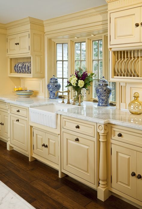 Yellow Cabinets, Kitchen Country, Blue Window, Country Kitchen Designs, French Country Kitchens, French Country Kitchen, Country Blue, Kitchen Farmhouse, Design Room