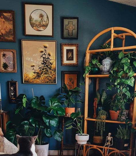 Modern Academic Aesthetic, Minimal Whimsigoth Decor, Whimsy Goth Living Room, Boho Goth Living Room, Romantic Gothic Home Decor, Boho Witchy Bedroom, Daphne Aesthetic, Witchy Living Room, Gothic Home Decor Ideas