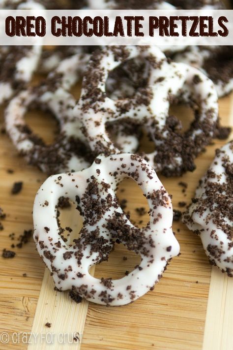 Oreo Pretzels (1 of 4)w Diy Reeses, Oreo Pretzel, Oreo White Chocolate, Pretzel Ideas, Oreo Cookie Recipes, White Chocolate Pretzels, Dipped Pretzels, Pretzel Treats, Bun Cake