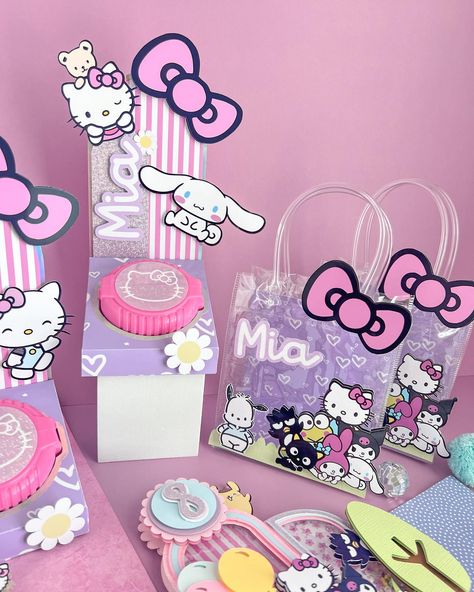 Sanrio theme party theme 💕 For this theme we made; -Cake topper shaker -hubba bubba scenario box -Favor bags -Cupcake toppers #hellokittyparty #sanriocaketopper #hellokittycaketopper #sanriopartytheme Sanrio Themed Party, Sanrio Birthday Party, Sanrio Birthday, Hello Kitty Birthday Theme, Hello Kitty Theme Party, Kitty Birthday Party, Hubba Bubba, Favor Boxes Birthday, Hello Kitty Birthday Party