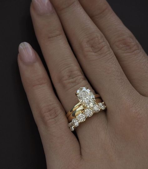 خواتم خطوبة, Pretty Engagement Rings, Dream Wedding Ring, Cute Engagement Rings, Future Engagement Rings, Diamond Jewelry Designs, Ring Stack, Dream Engagement, Dream Engagement Rings