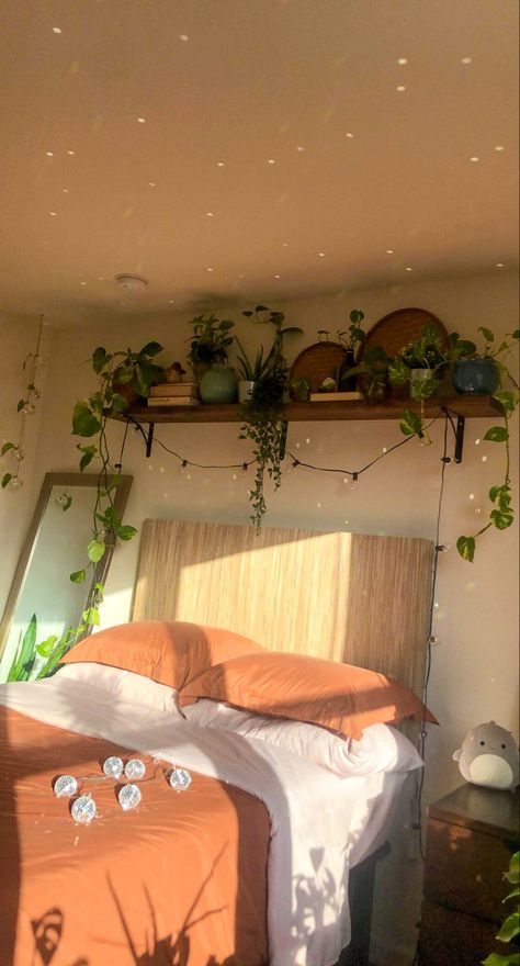 Shelving Above Bed, Above Bed Ideas, Bedroom Wall Decor Above Bed, Boho Bedroom Inspirations, Bedroom Inspirations Boho, Wall Decor Above Bed, Ikea Regal, Boho Bedroom Colorful, Shelf Decor Bedroom