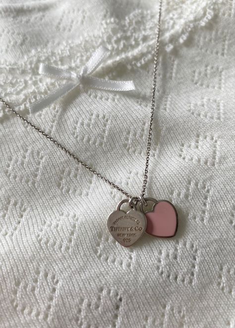 Pink Heart Necklace, Tiffany And Co Jewelry, Tiffany And Co Necklace, Tiffany Necklace, Jewelry Accessories Ideas, Classy Jewelry, Stacked Jewelry, Jewelry Lookbook, Tiffany And Co