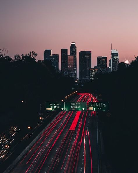 Highway At Night, Gus Dapperton, Los Angeles California Photography, Los Angeles At Night, Los Angeles Wallpaper, Pretty Scenery, Los Angeles Skyline, Night Skyline, City Scapes