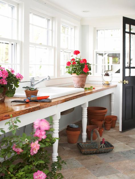 Potting Room, Estilo Cottage, Shingle House, Old Sink, Gardening Flowers, Potting Bench, Casa Exterior, Brick Flooring, Wood Counter