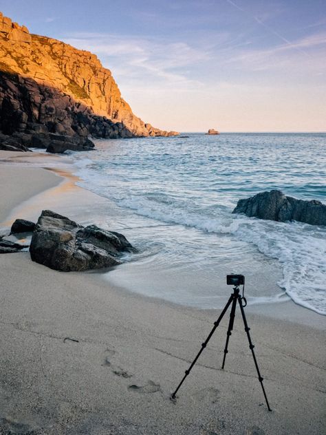 Un-linked tripod set-up on a sandy beach for seascape photography Dslr Photography Tips, Waves Photos, Digital Camera Photography, Seascape Photography, Beautiful Landscape Photography, Landscape Photography Tips, Black And White Landscape, Dslr Photography, Landscape Photography Nature