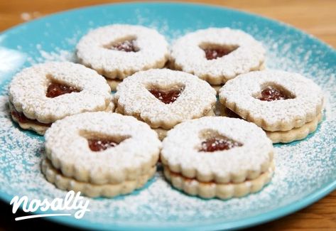 Baracklekváros linzer | Nosalty Window Cookies, Linzer Cookies Recipe, Holidays Recipes, Linzer Cookies, Jam Cookies, Filled Cookies, Sugar Cookie Dough, Winter Recipes, Cookie Exchange