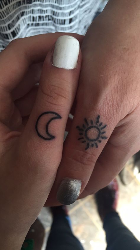 Small Mom And Daughter Tattoos Unique, Mother Daughter Tattoos Simple, Matching Mother Daughter Tattoos Meaningful, Maching Tattoos, Thumb Tattoos, Mom Daughter Tattoos, Daughter Tattoo, Daughter Tattoos, Beautiful Tattoo