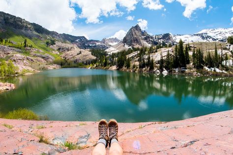 Get trail descriptions for the 5 most popular alpine lake hikes near Salt Lake City. From crystal clear water to blooming wildflowers to sweeping city views, these won't disappoint. Salt Lake City Hikes, Hike Pictures, Utah Parks, West Coast Trail, Utah Adventures, Arizona Road Trip, Utah Hikes, St George Utah, Lake Trip