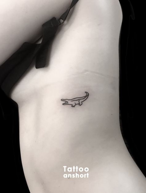 Minimalist Alligator Tattoo, Small Crocodile Tattoo Simple, Tiny Crocodile Tattoo, Alligator And Crocodile Tattoo, Cartoon Alligator Tattoo, Crocodile Tattoo Cute, Simple Florida Tattoo, Florida Alligator Tattoo, Tiny Gator Tattoo