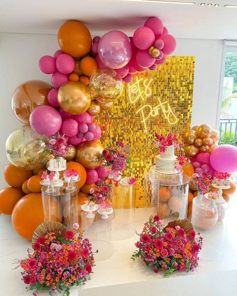 MY THEME PARTY (@mythemeparty.24) • fotos e vídeos do Instagram Shimmer Wall Backdrop, Deco Ballon, Bachelorette Party Supplies, Sequin Backdrop, Orange Party, Gold Backdrop, Luxury Birthday, Shimmer Wall, Birthday Party Theme Decorations