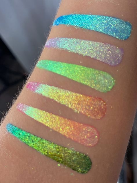 Dominant color of white shimmer and sparkles. Spectral colors of green, blue, gold and purple. Our Opal Multichrome loose pigments offer sparkly multi-tonal hues. The soft and glowy appearance make these shadows perfect for a sparkly multi-tonal highlighter or as a sheer and luminous eyeshadow. Layering: Use alone create a sheer and sparkly translucent look. Or layer the pigments over a colored eyeshadow base such as our Blank Canvas Eyeshadow Primers to achieve a more intense color. Net Weight: Colored Eyeshadow, Iridescent Makeup, Foil Eyeshadow, Magic Makeup, Blue Eyeshadow Looks, Sparkly Makeup, Makeup Images, Indie Makeup, Beauty Glazed